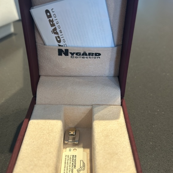 Nygard ladies watch - Picture 3 of 5